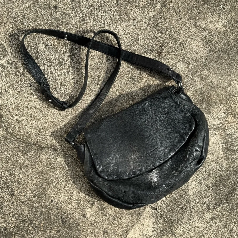 Liebeskind Berlin Black Leather Crossbody with Dust Bag - Picture 4 of 6